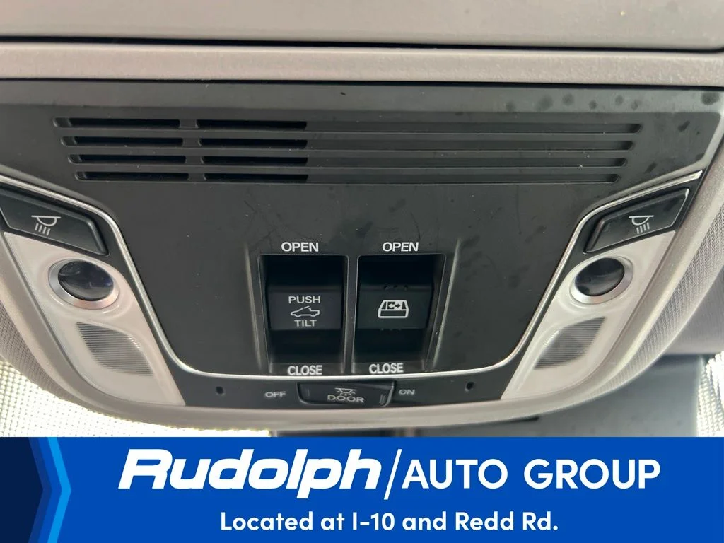 Used 2023 White Honda RTL image 34