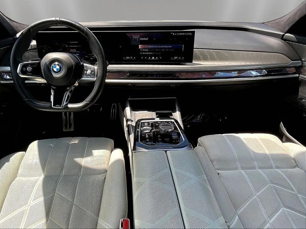 Used 2023 Alpine White BMW xDrive60 image 7