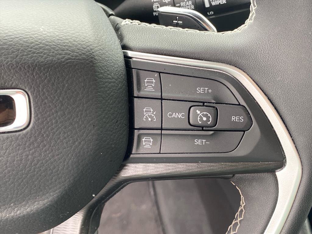 Used 2025 Bright White Clearcoat Jeep Laredo image 15