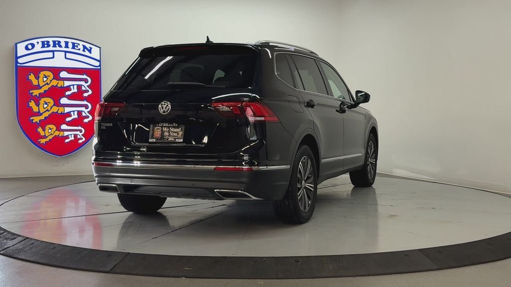 Used 2019 Deep Black Volkswagen 2.0T SEL image 5