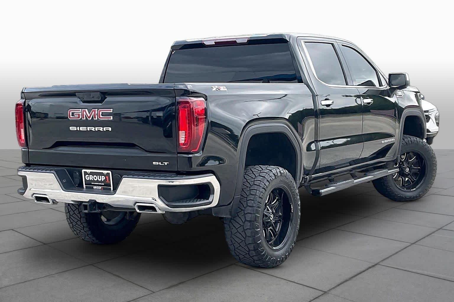 Used 2023 Onyx Black GMC SLT image 13