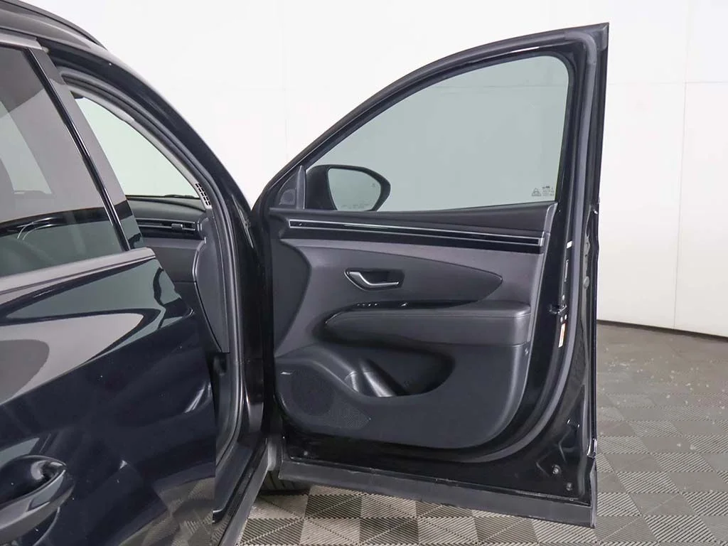 Used 2022 Black Hyundai Limited image 22