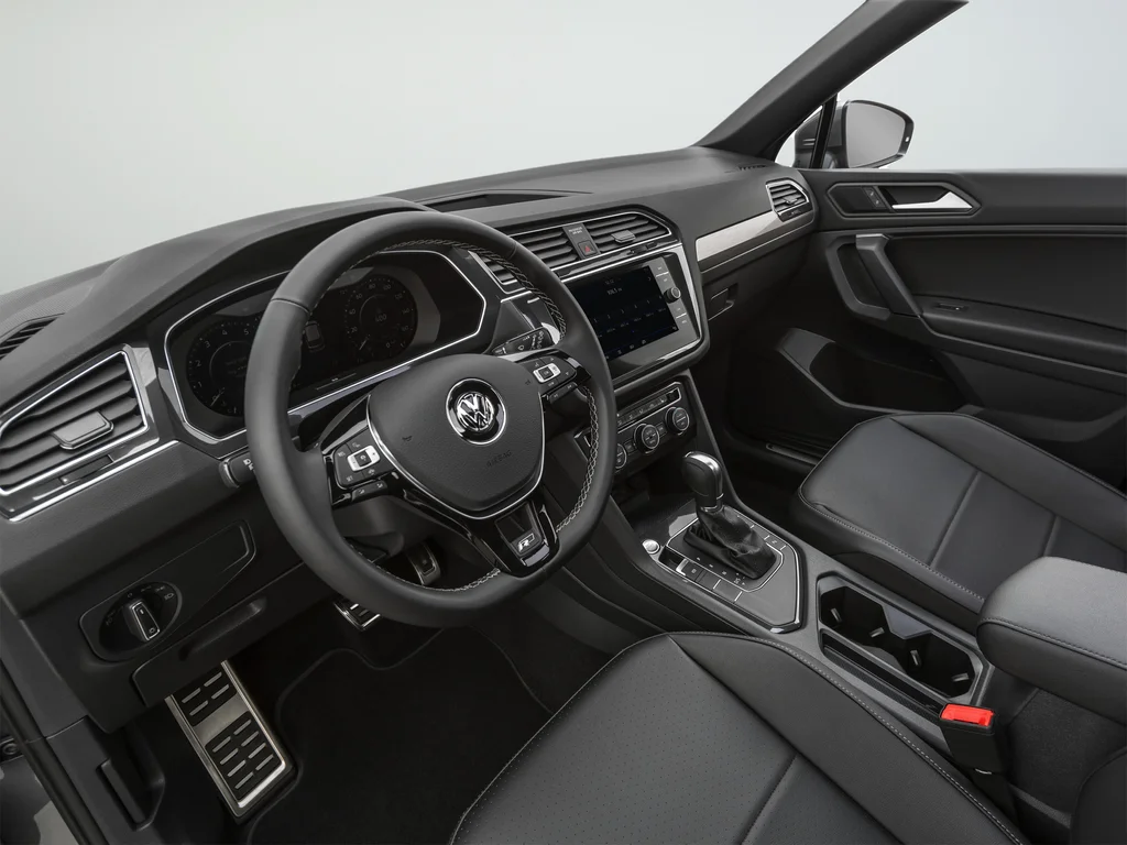 Used 2019  Volkswagen 2.0T SEL R-Line image 45