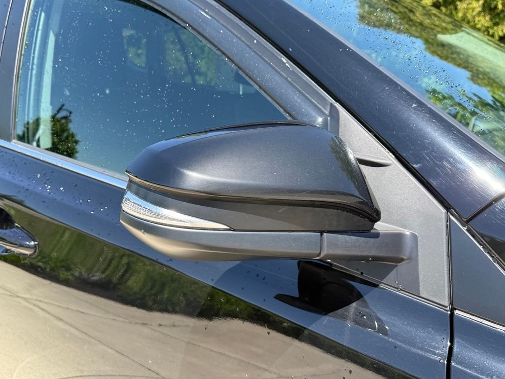 Used 2018 Black Toyota Adventure image 9