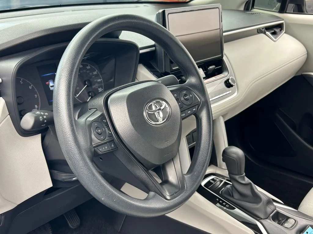 Used 2025 Silver Toyota L image 17