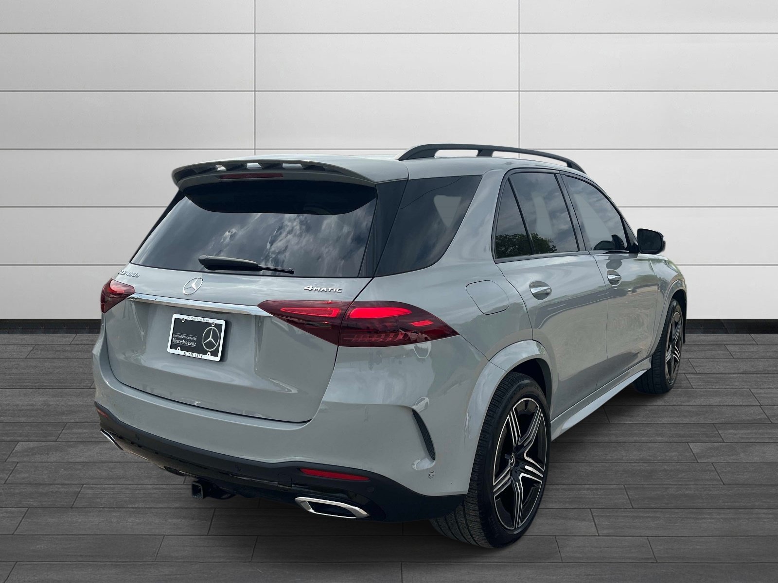 Certified Used 2024 MANUFAKTUR Alpine Gray Mercedes-Benz GLE 450e image 3