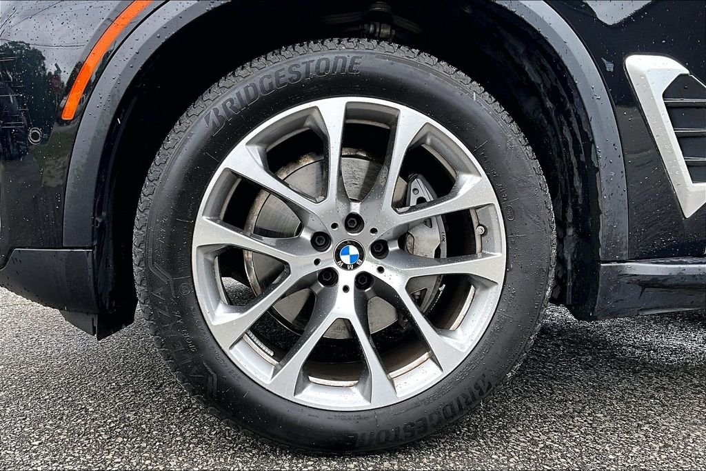 Used 2026 Black BMW xDrive40i image 34