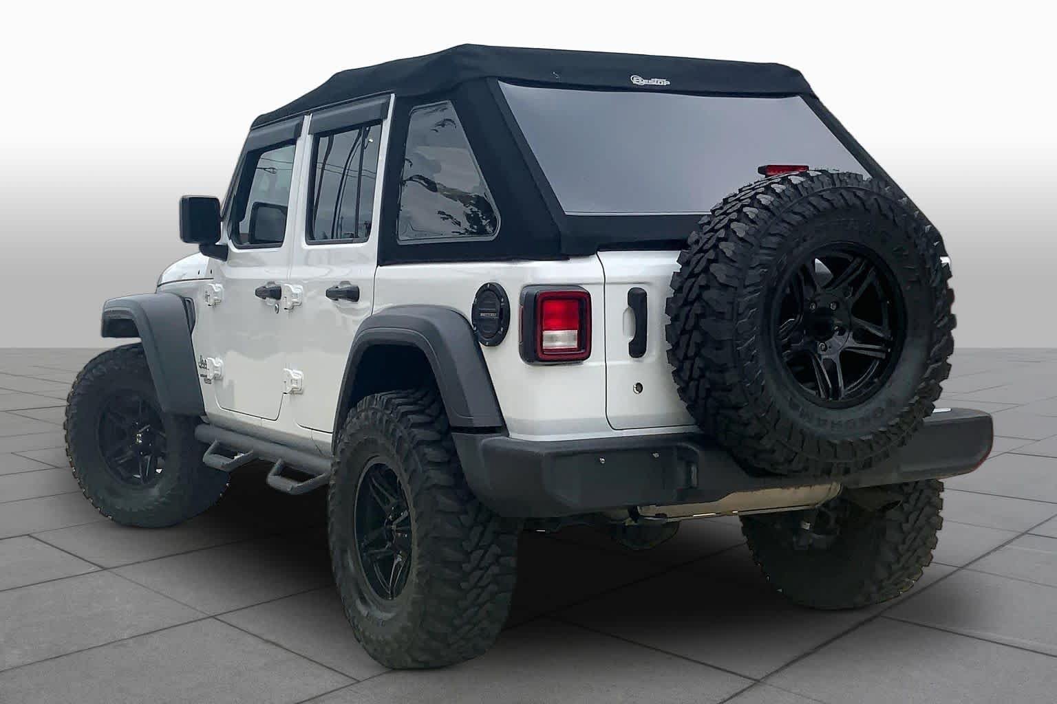 Used 2018 Bright White Clearcoat Jeep Sport image 12