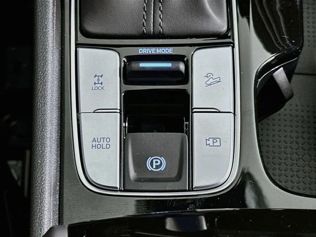 New 2027 White Hyundai SE image 19
