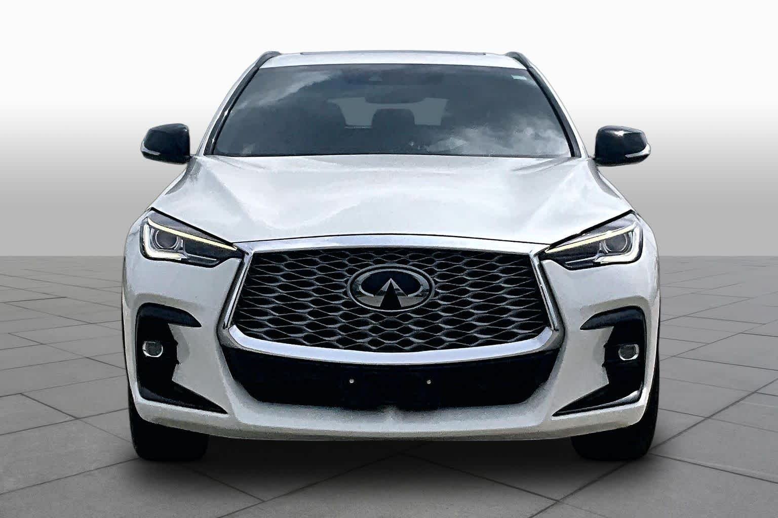 Used 2023 Majestic White INFINITI LUXE image 3