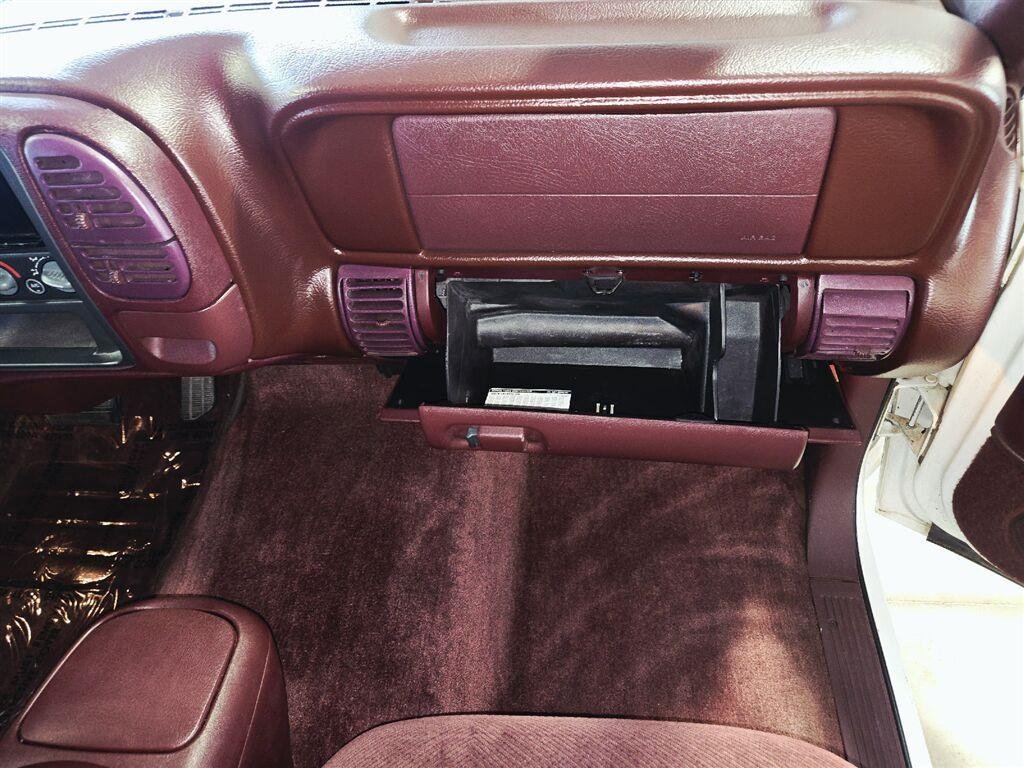 Used 1999 Summit White GMC BASE image 44