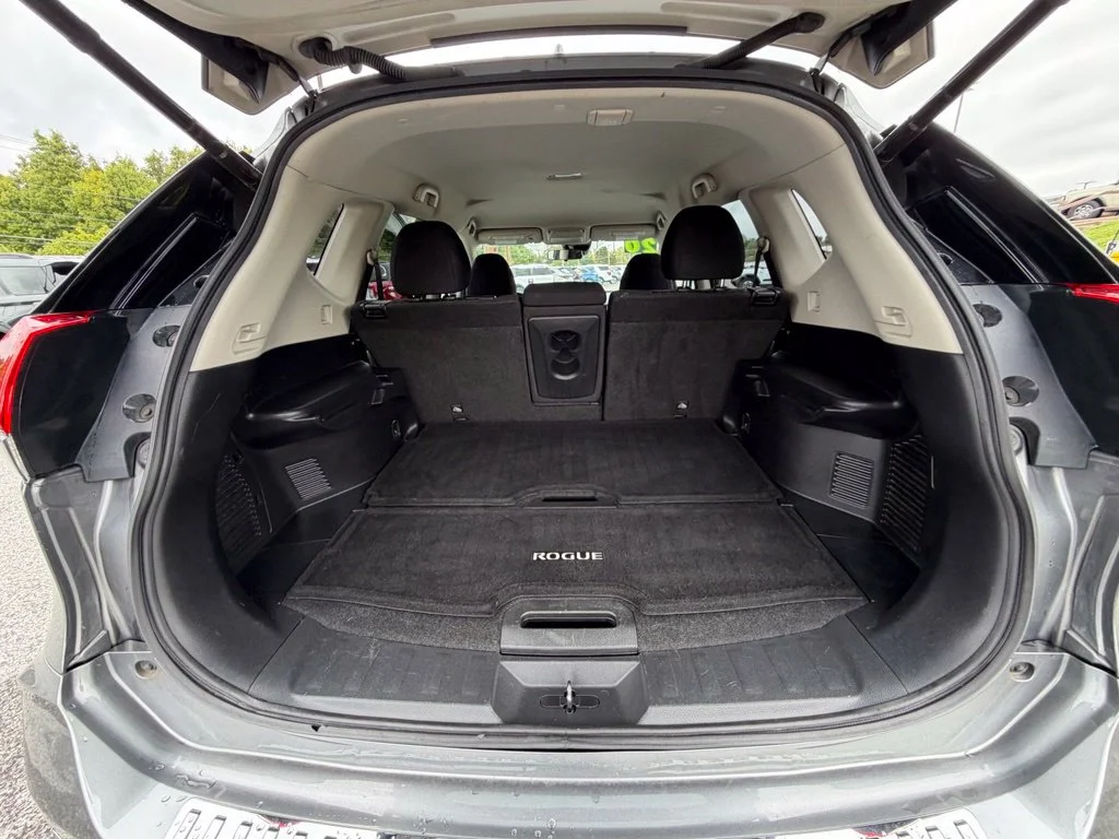 Used 2020 Gray Nissan SV image 44