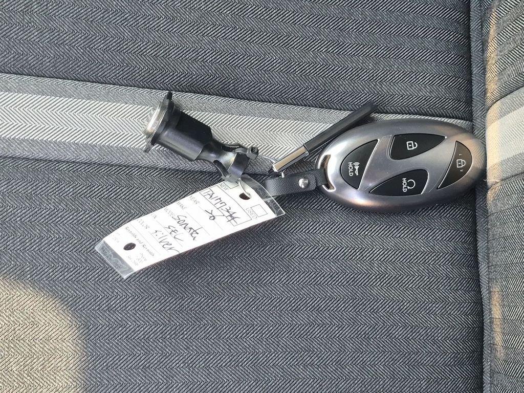 New 2026 Silver Hyundai SEL image 35