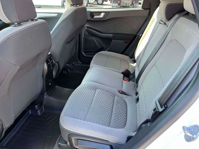 Certified Used 2020 Oxford White Ford SE image 18