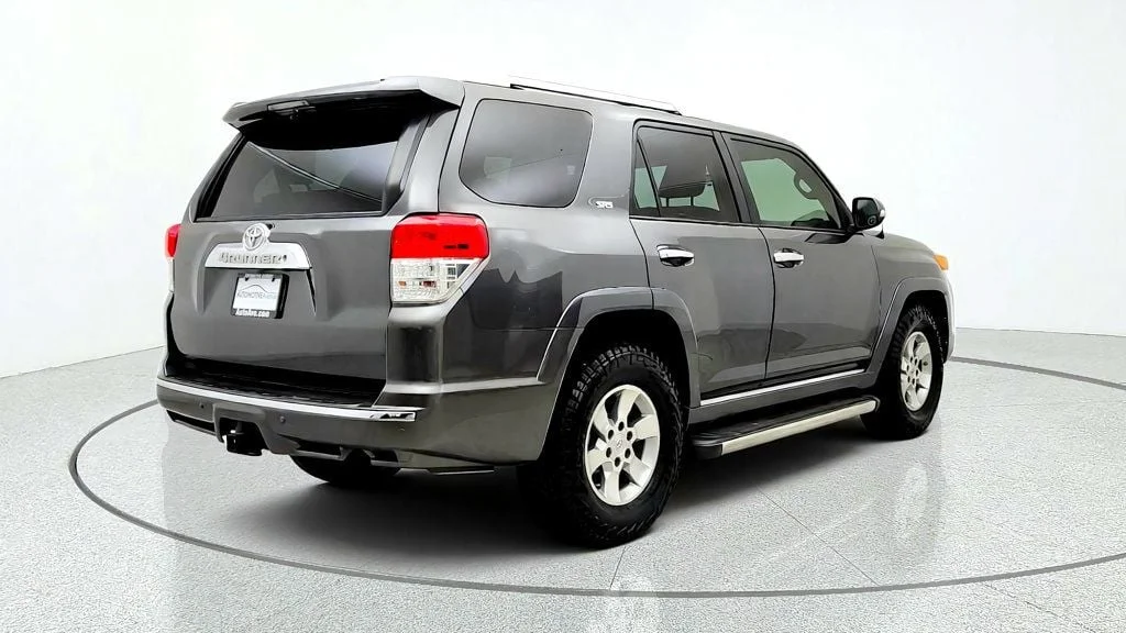 Used 2013 Magnetic Gray Metallic Toyota 4WD 4dr V6 SR5 image 5