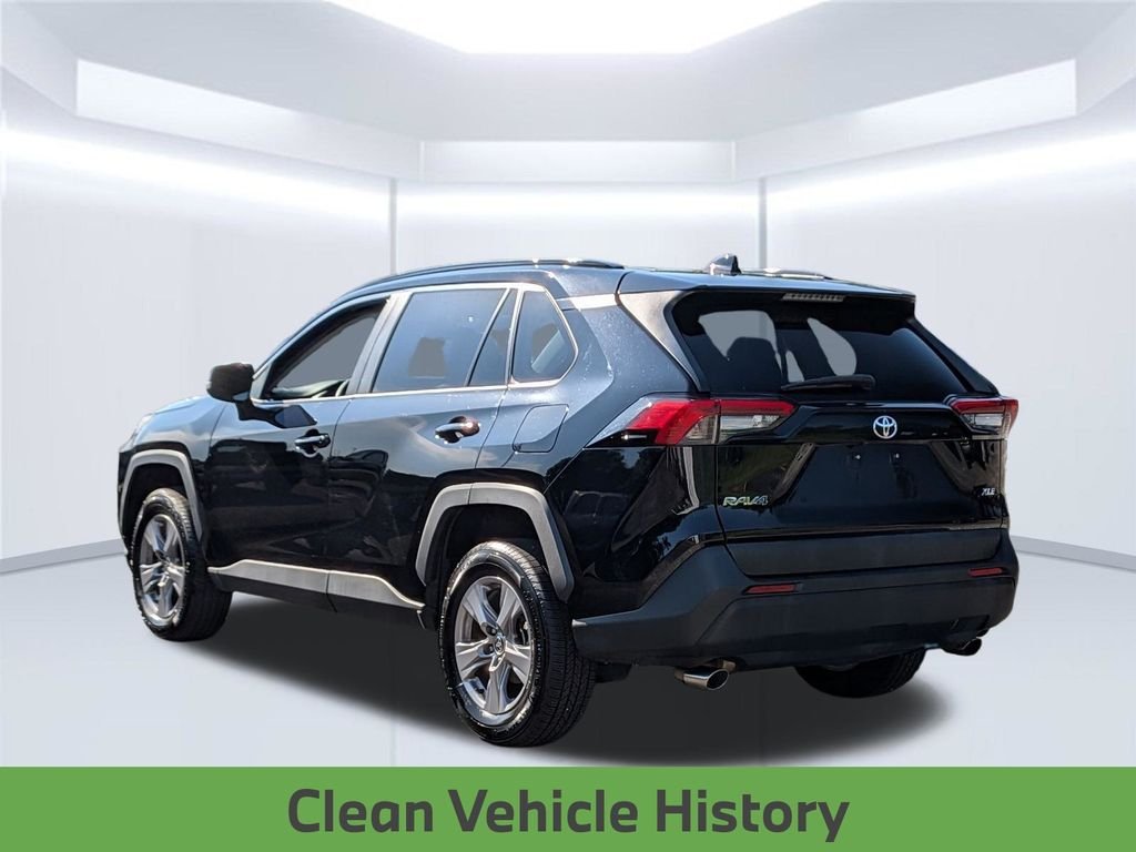 Used 2022 Black Toyota XLE image 4
