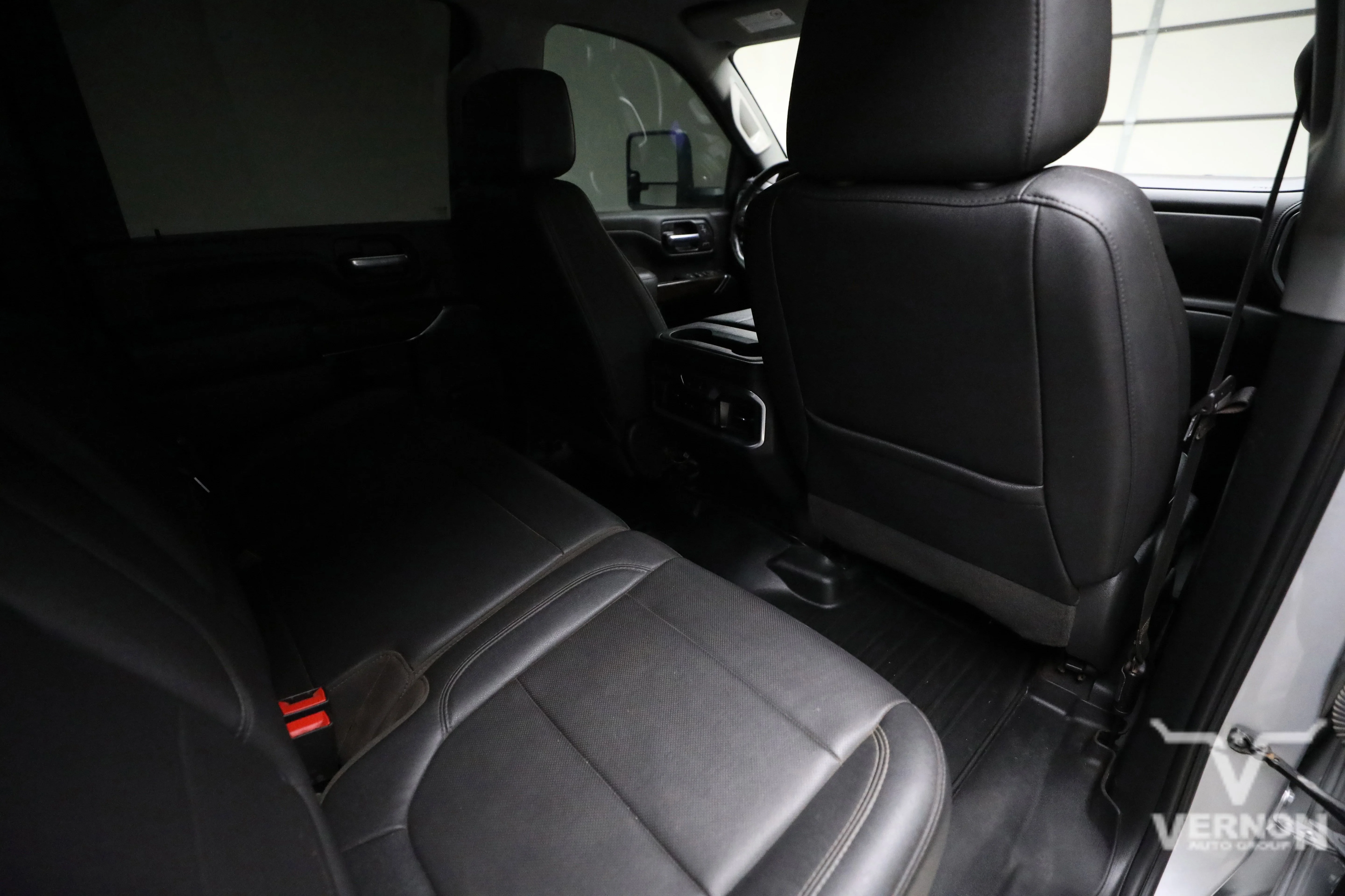 Pre-Owned 2022 GMC Sierra 2500HD SLT Crew Cab 4x4 Flatbed