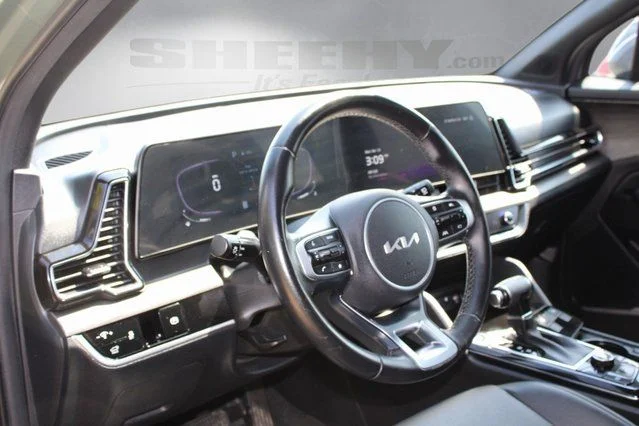 Used 2023 Green Kia X-Line image 3