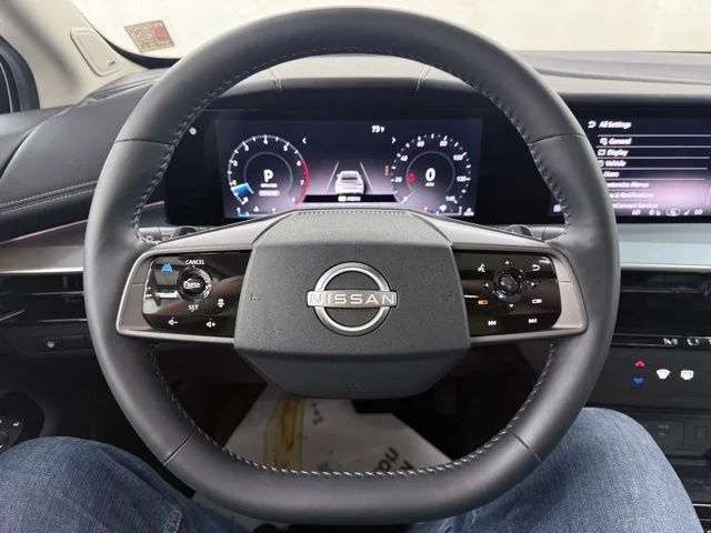 Used 2025 White Nissan SL image 26