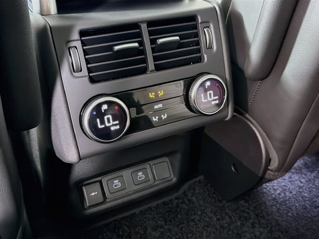 New 2026 Santorini Black Land Rover S image 27
