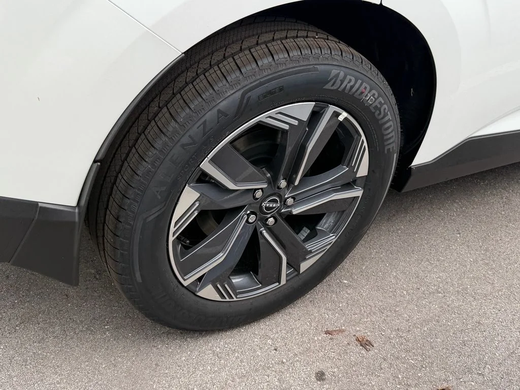 New 2026 Everest White Pearl TriCoat Nissan SL image 10