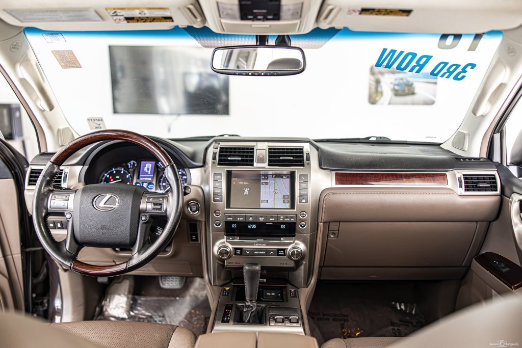 Used 2018 Red Lexus 460 image 35