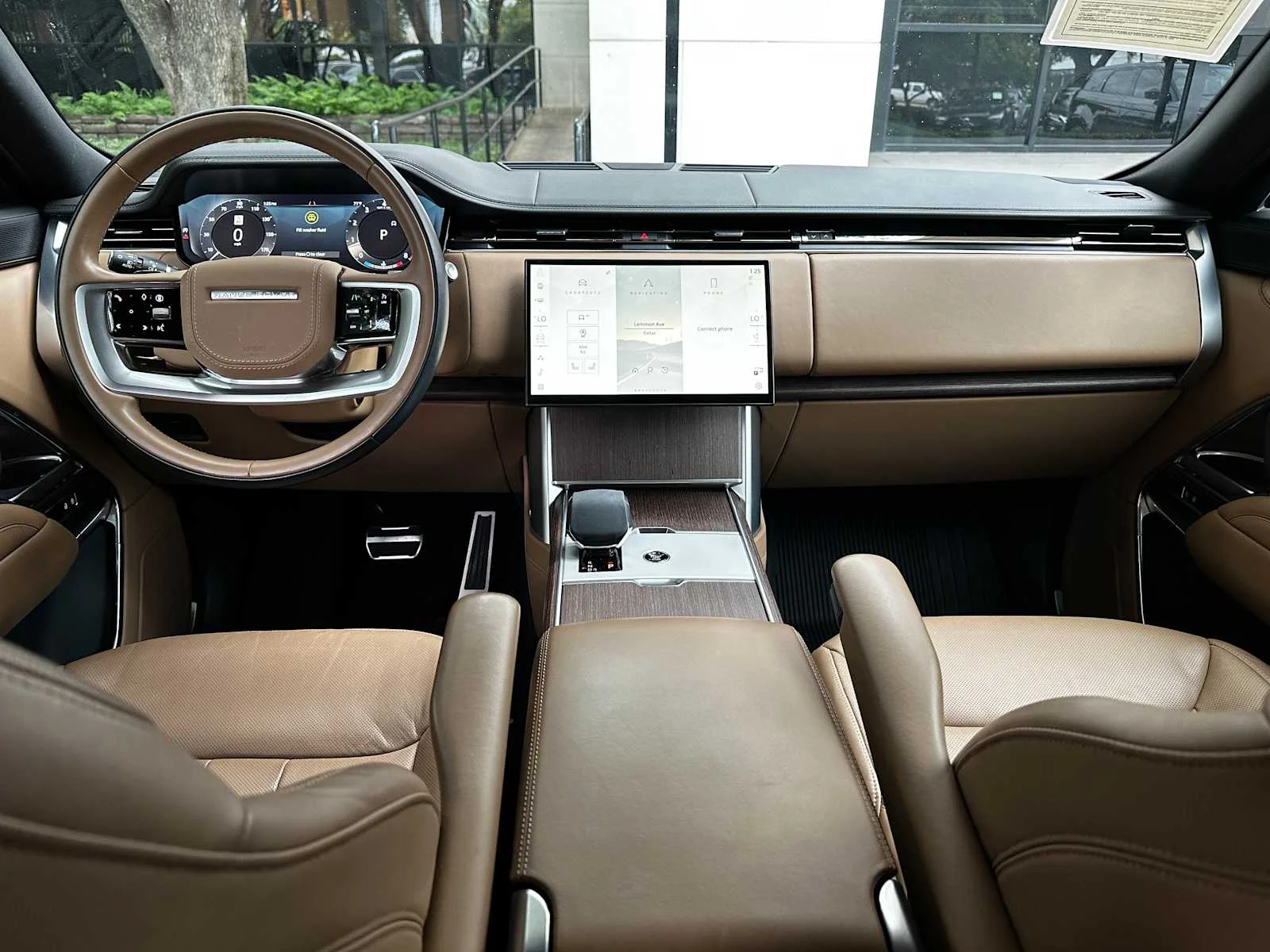 Used 2024  Land Rover SE image 15