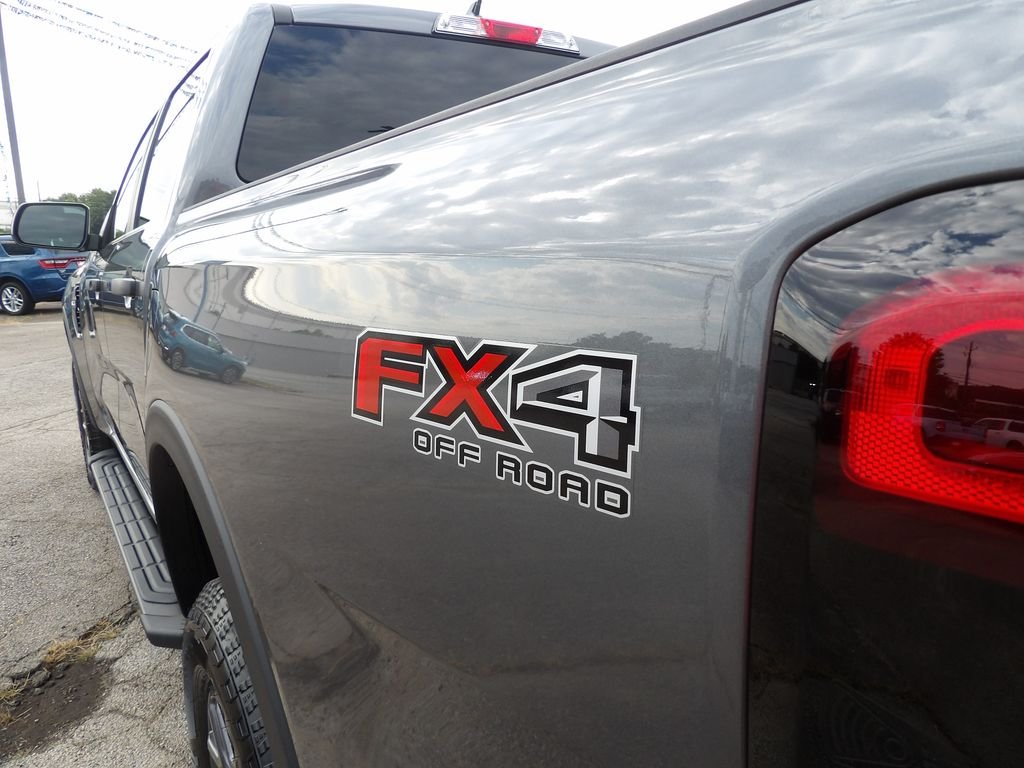 New 2026 Carbonized Gray Metallic Ford XLT image 8
