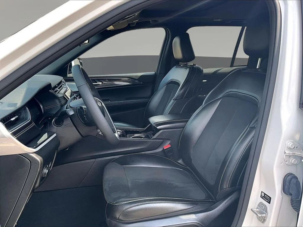 Used 2023 White Jeep Altitude X image 25