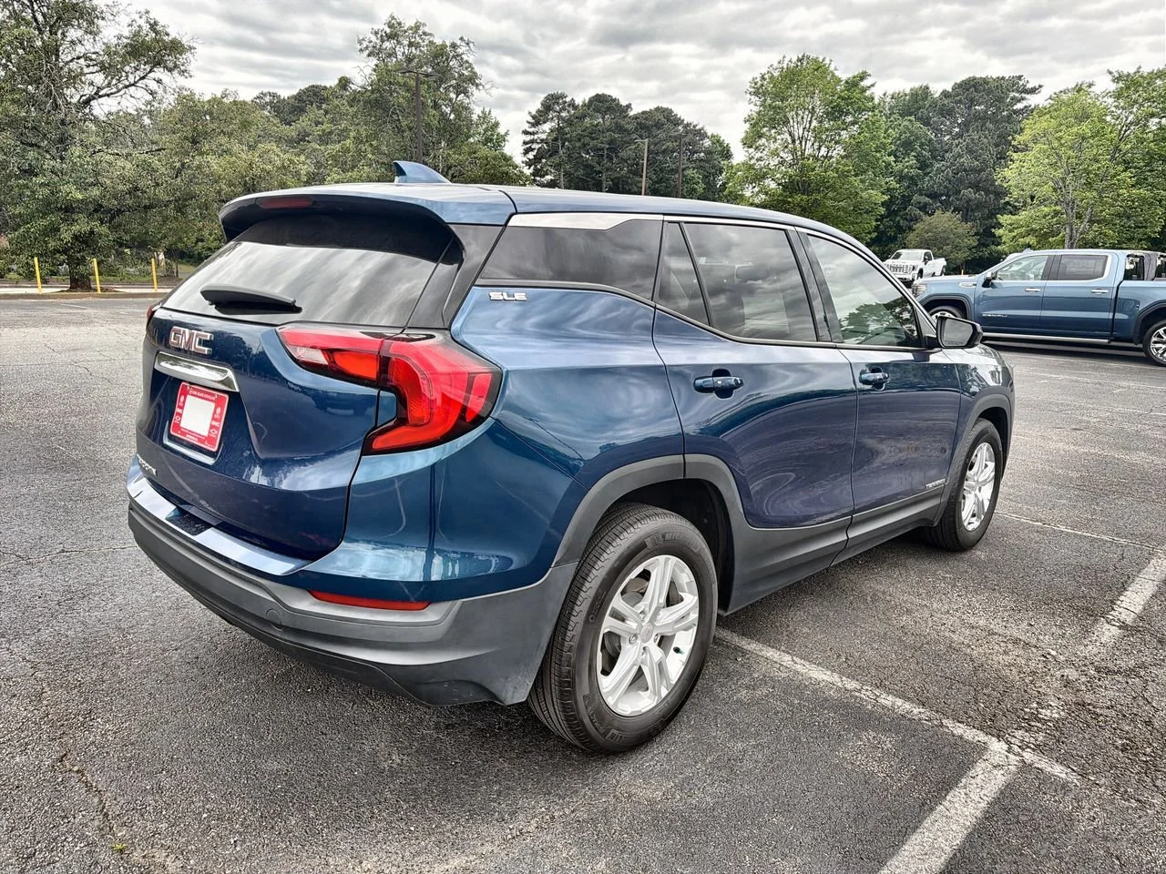 Used 2019 BLUE EMERALD METALLIC GMC SLE image 8