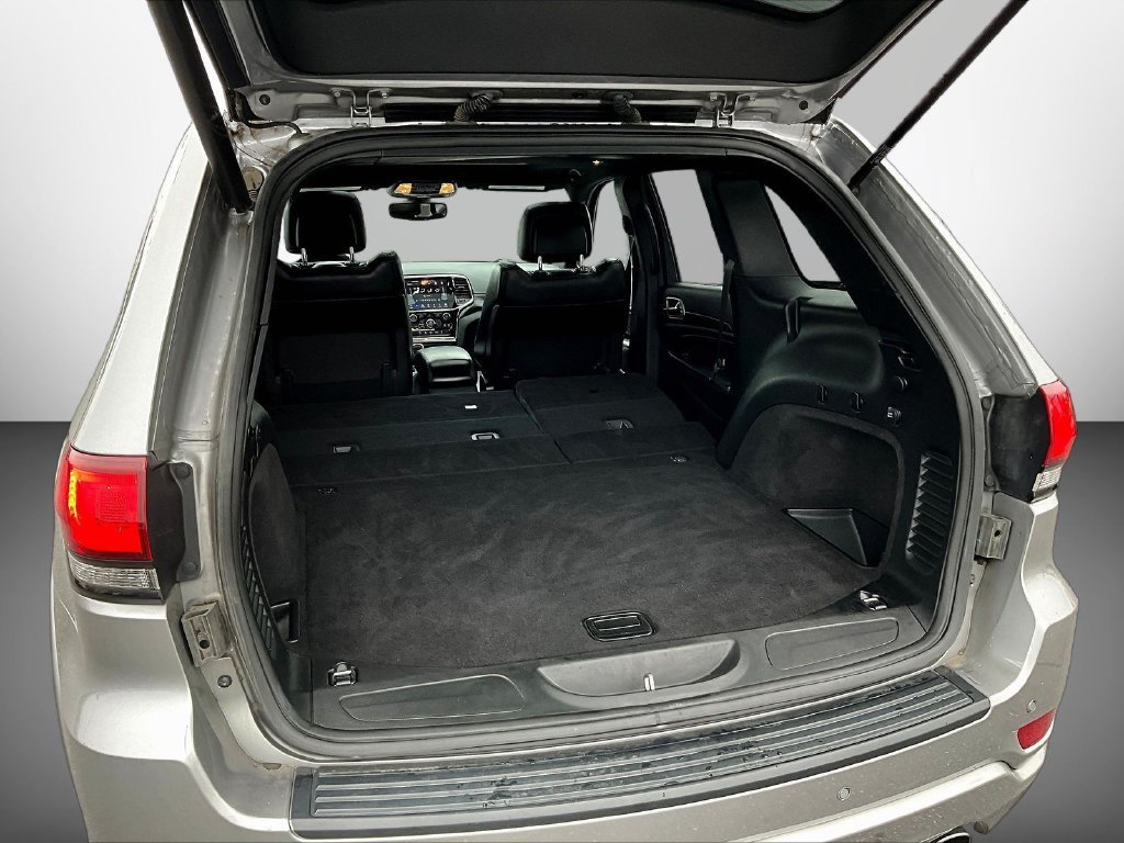 Used 2020 Silver Jeep Altitude image 7