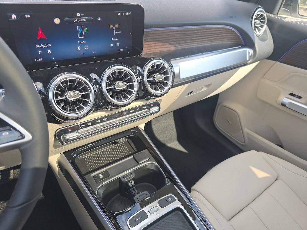 New 2026 Polar White Mercedes-Benz GLB 250 image 66