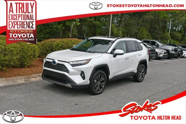 Certified Used 2024 WIND CHILL PEARL Toyota  image 1