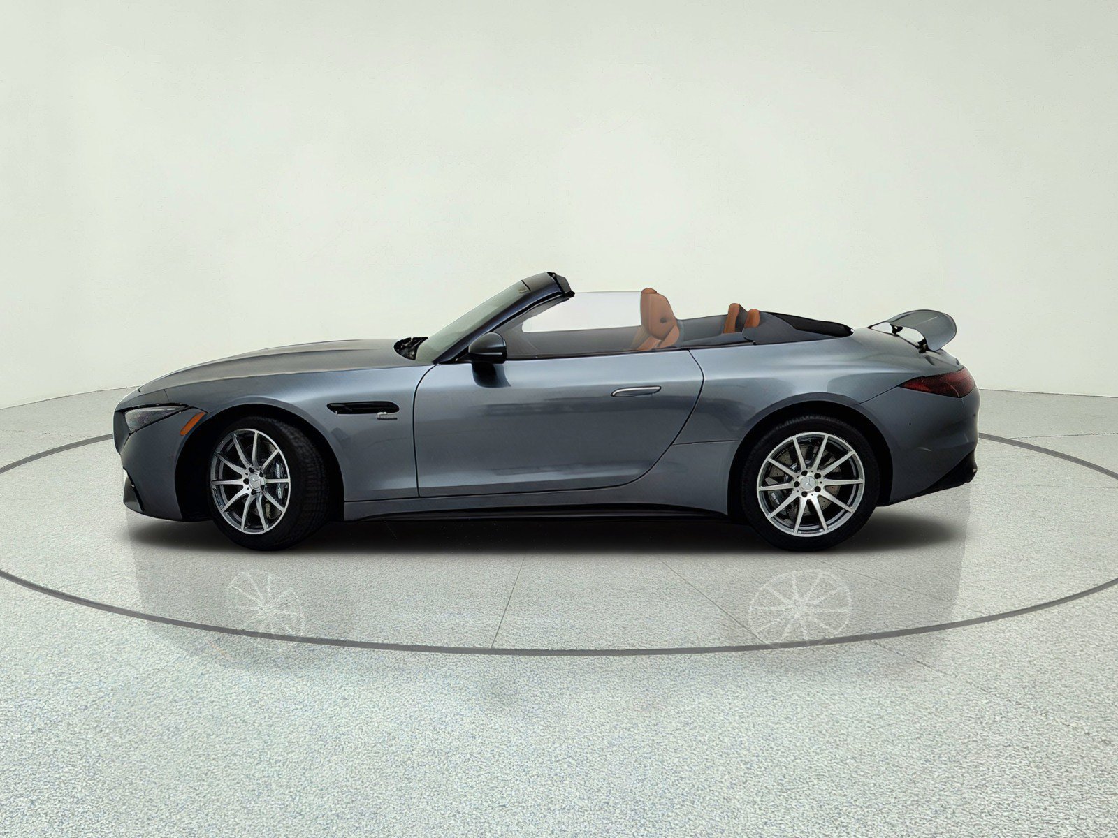 New 2027 Selenite Grey Metallic Mercedes-Benz AMG® SL 43 Roadster image 41