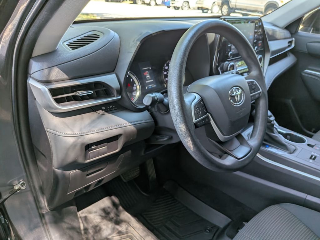 Used 2022 Gray Toyota L image 33