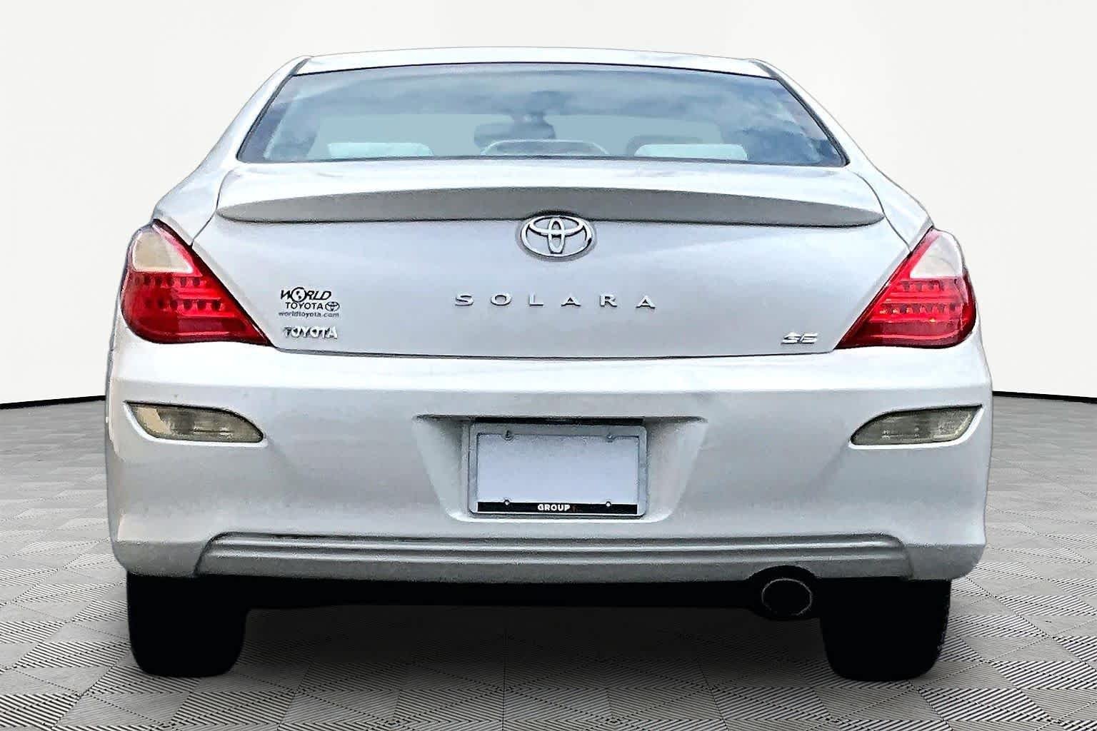 Used 2007 Blizzard Pearl Toyota SE image 4