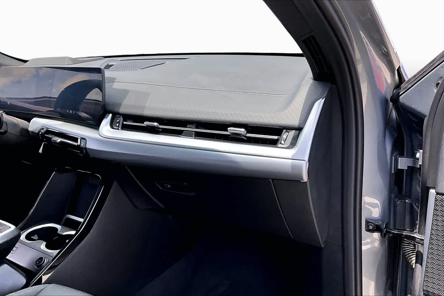 Used 2026 Skyscraper Grey Metallic BMW xDrive28i image 18