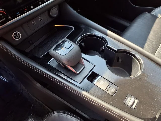 Used 2022 Gray Nissan Platinum image 8