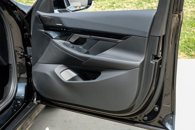 Used 2025 Black BMW 530i image 59