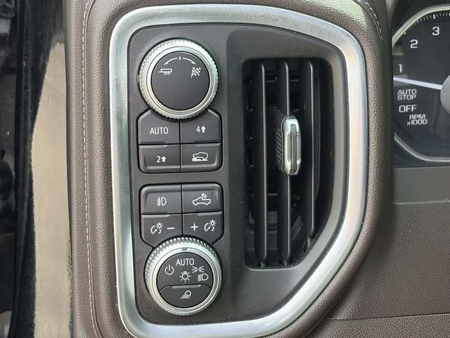 Used 2019 Black GMC SLT image 19