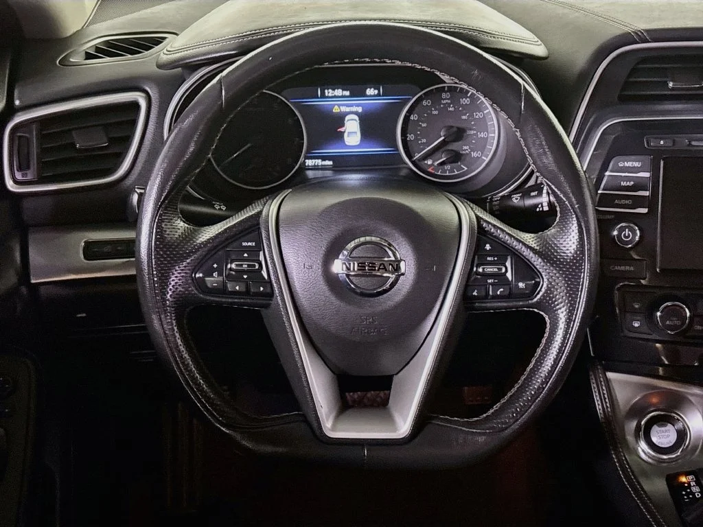Used 2021 Gray Nissan SV image 13