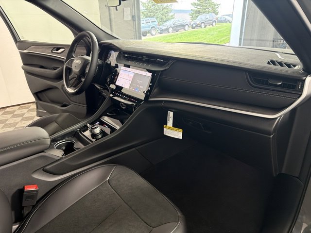 New 2027 Gray Jeep Altitude image 30