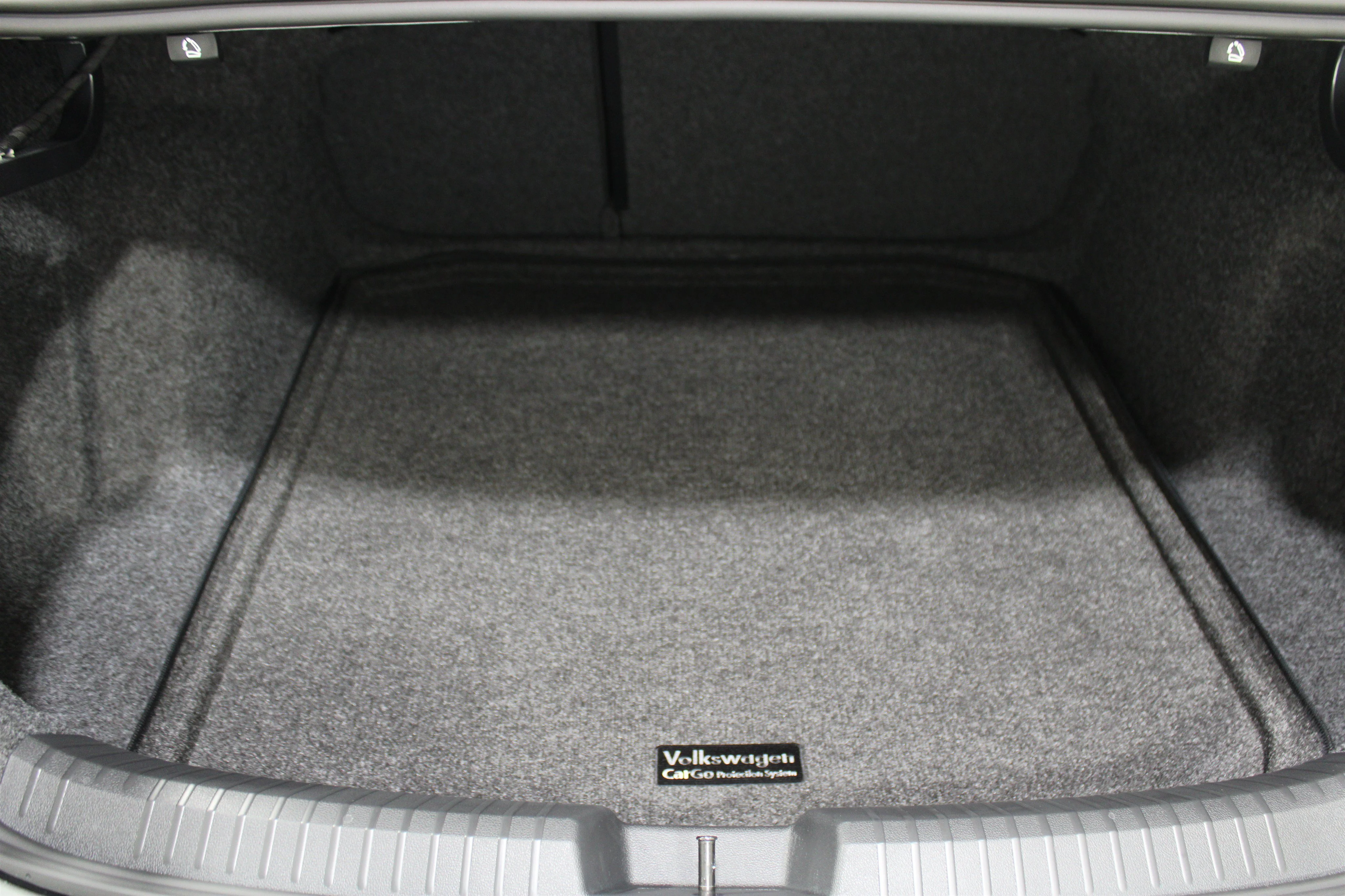 New 2026 Platinum Gray Metallic Volkswagen SE image 22