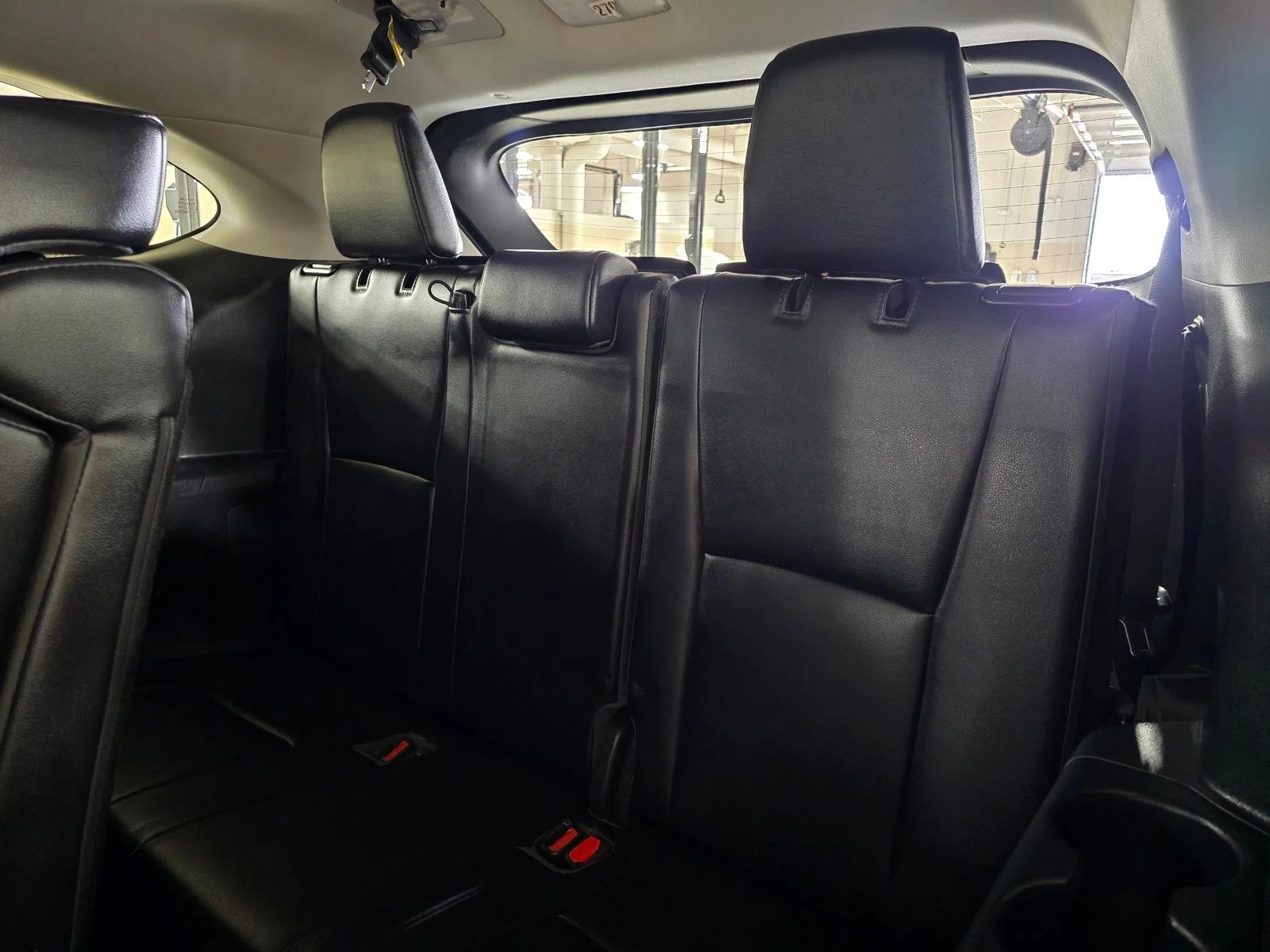 Used 2023 Wind Chill Pearl Toyota XLE image 14