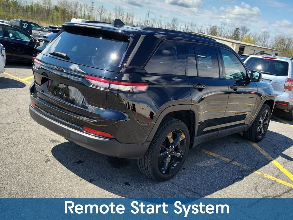 Used 2023 Black Jeep Altitude X image 8