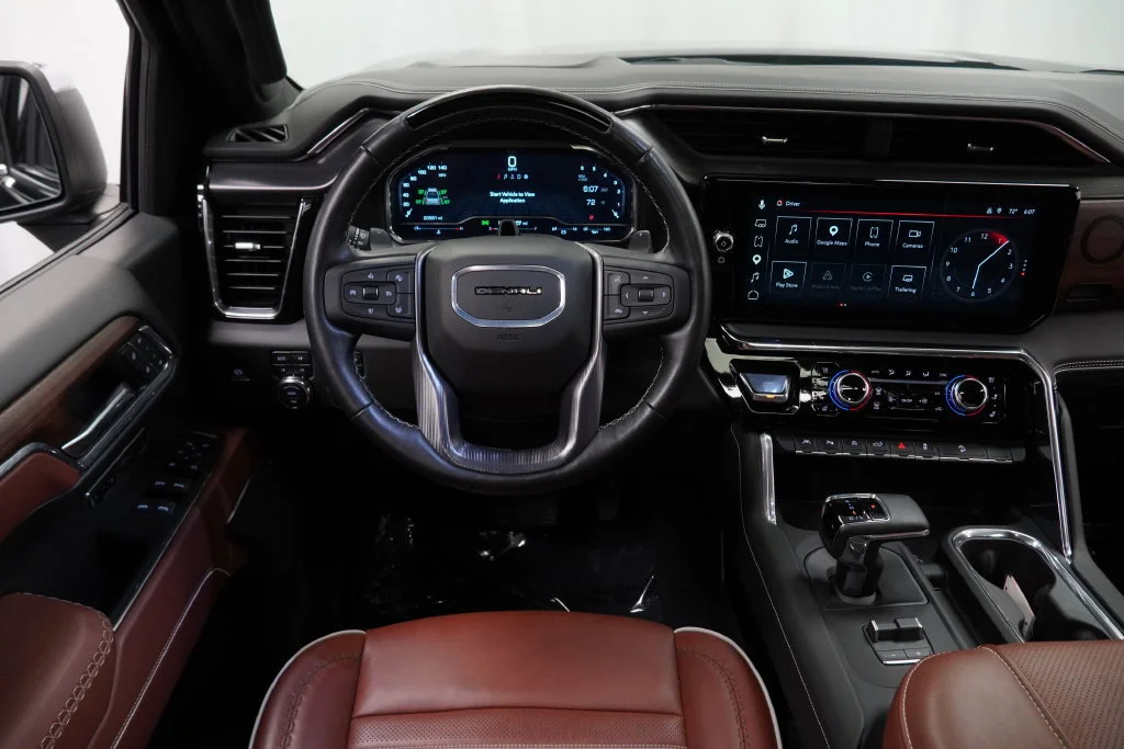 Used 2025 Onyx Black GMC Denali Ultimate image 17