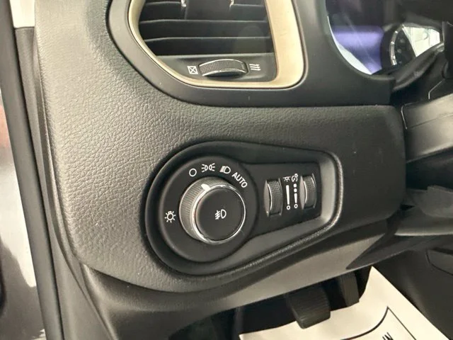 Used 2017 Gray Jeep Limited image 20
