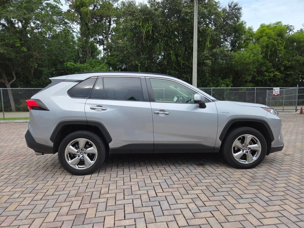 Certified Used 2020 Silver Toyota Limited image 12