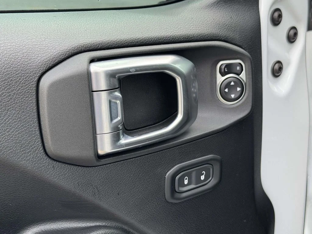 Used 2023 White Jeep Sport S image 26