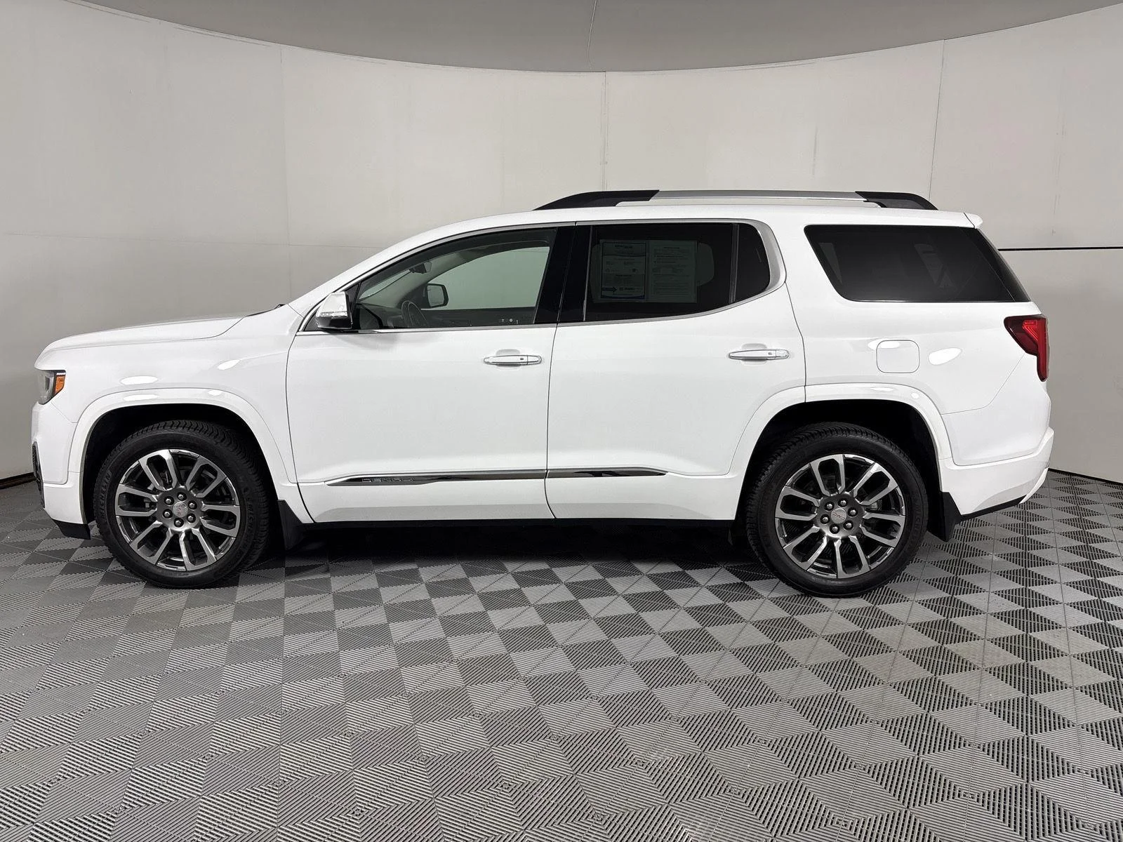 Used 2021 Summit White GMC Denali image 18